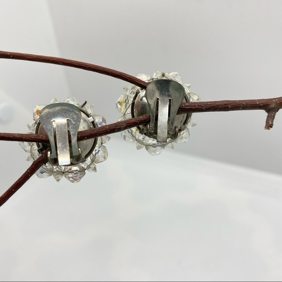 AURORA Borealis Clear Crystal Beaded Cluster Clip-On Vintage Earrings - Picture 6 of 9